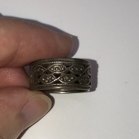 Vintage Wide Band Silver Ring, Size 5 - Picture 3 of 7